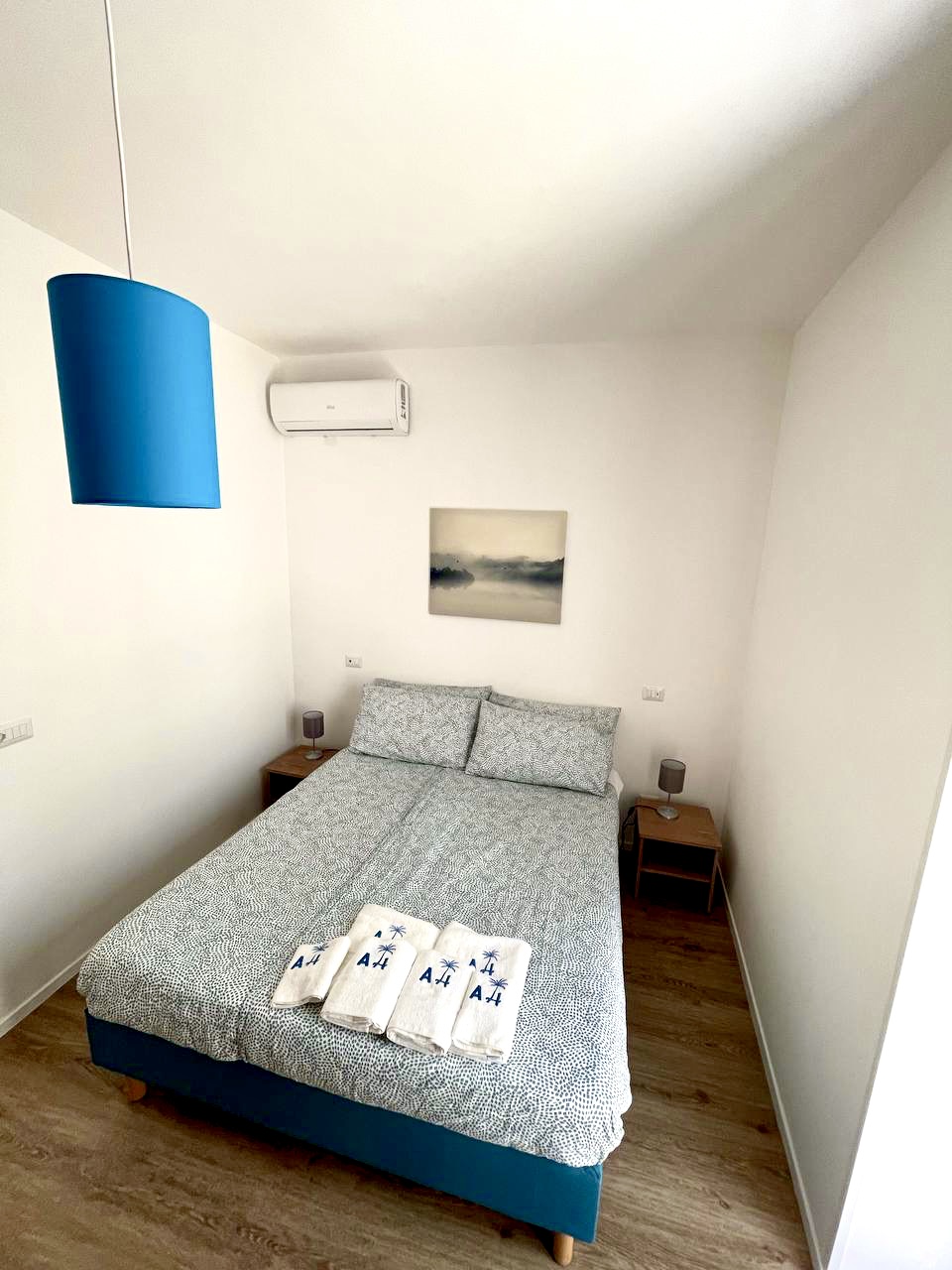 Blue Suite camera Smart TV